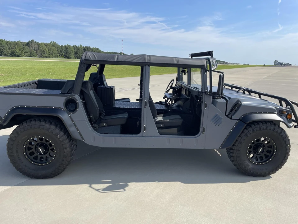 2002 Hummer HMMWV - Image 14 of 31