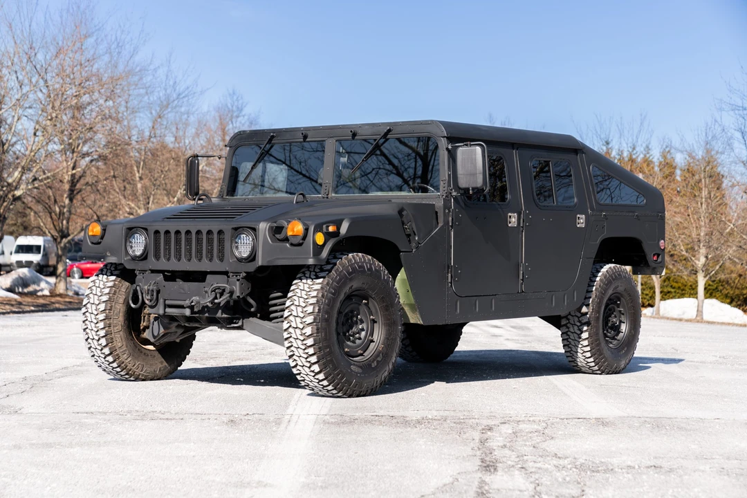 2002 Hummer HMMWV - Image 2 of 31