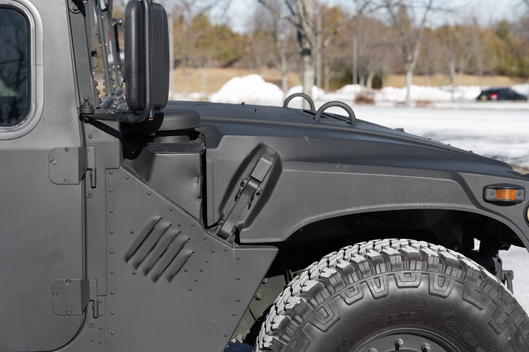 2002 Hummer HMMWV - Image 17 of 31