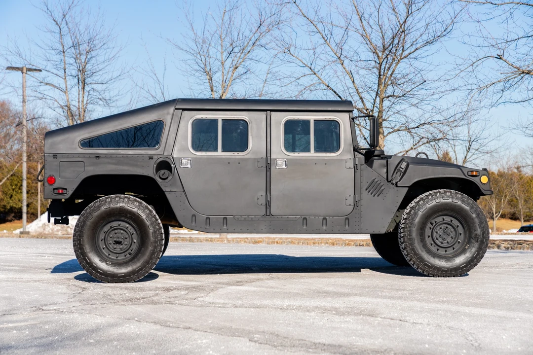 2002 Hummer HMMWV - Image 5 of 31