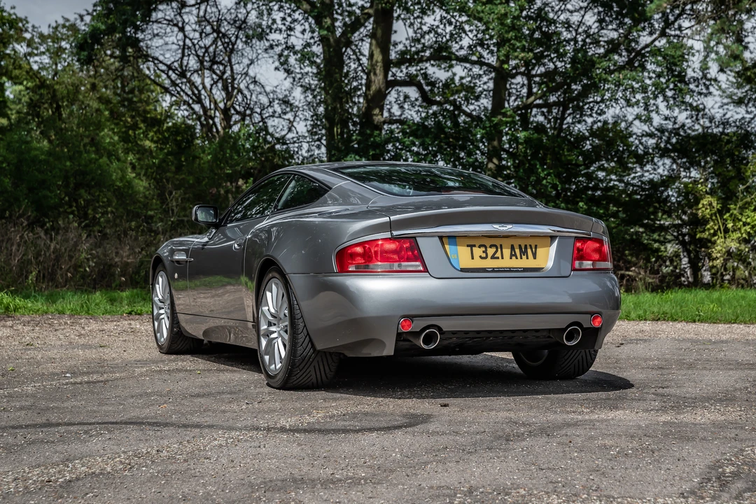 2002 Aston Martin Vanquish 1st Gen - Image 9 of 31