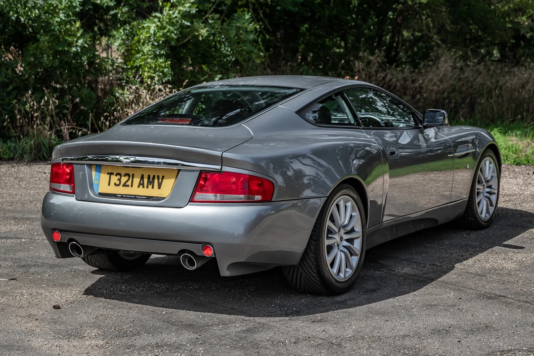 2002 Aston Martin Vanquish 1st Gen - Image 13 of 31