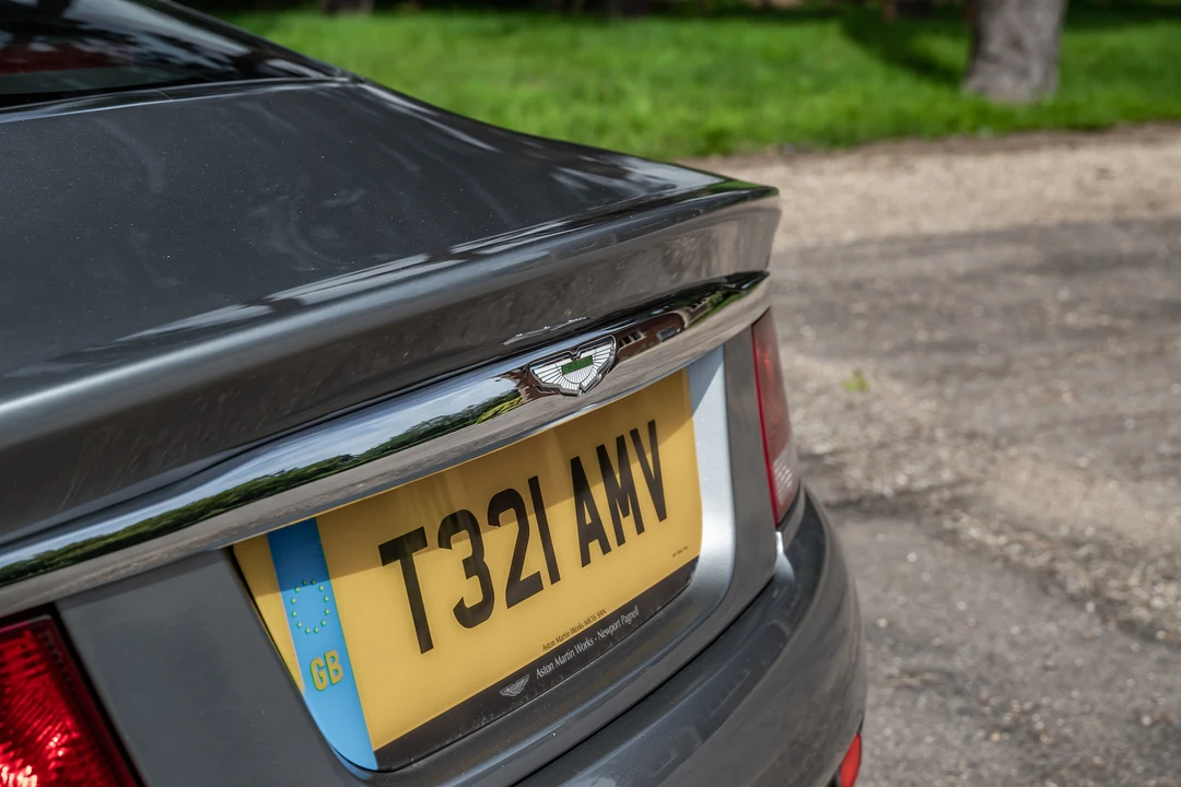 2002 Aston Martin Vanquish 1st Gen - Image 15 of 31