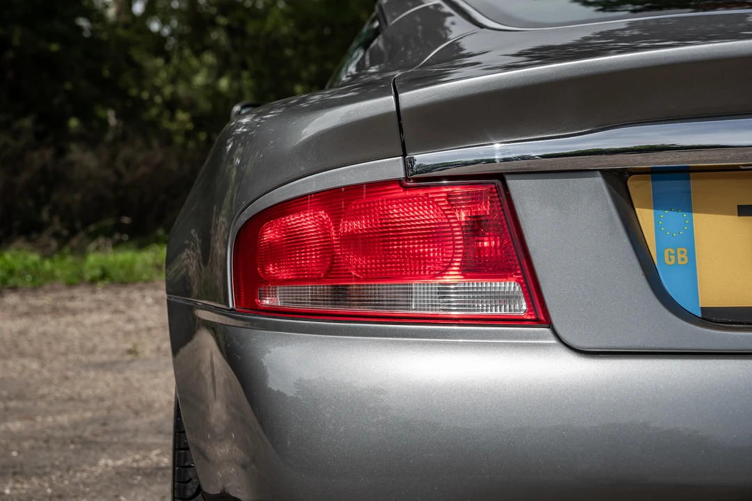 2002 Aston Martin Vanquish 1st Gen - Image 18 of 31
