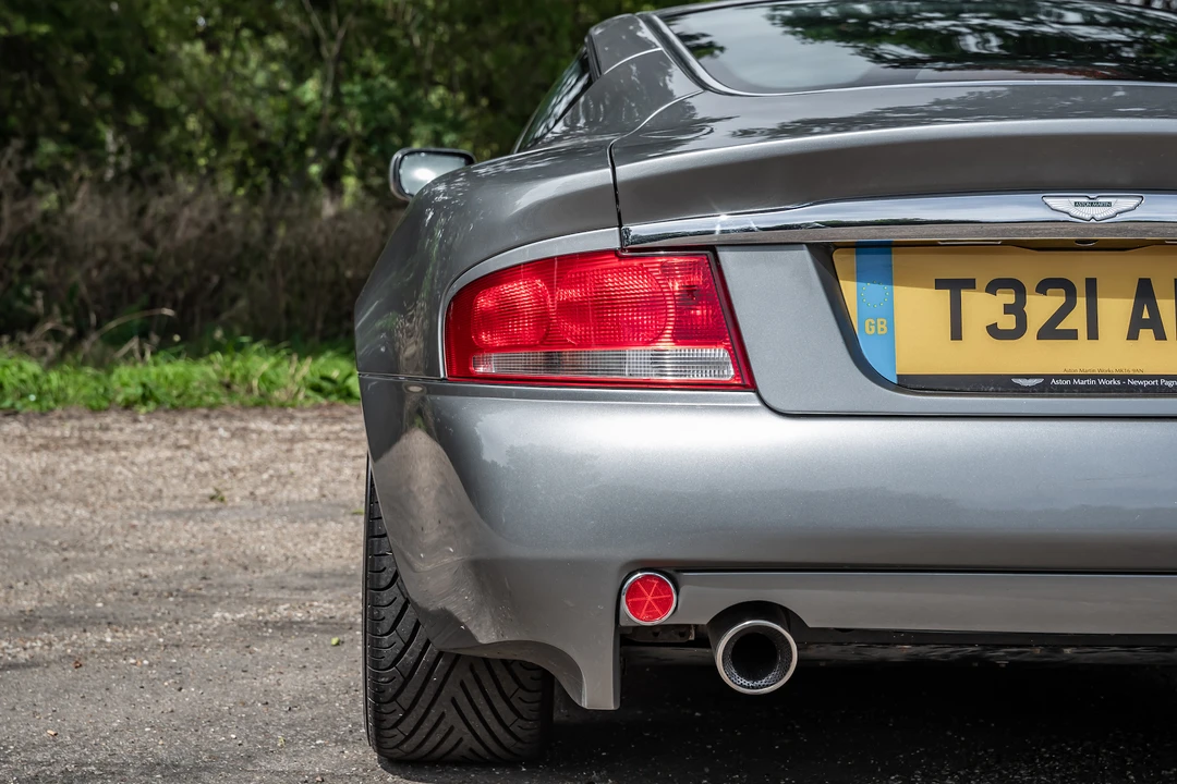 2002 Aston Martin Vanquish 1st Gen - Image 21 of 31