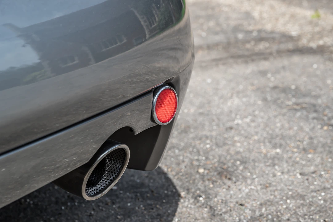 2002 Aston Martin Vanquish 1st Gen - Image 23 of 31
