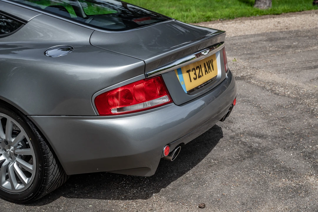 2002 Aston Martin Vanquish 1st Gen - Image 27 of 31