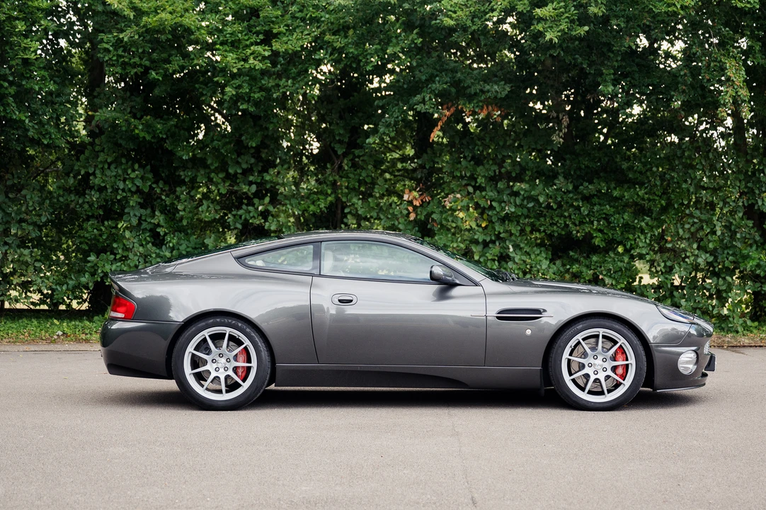 2002 Aston Martin Vanquish 1st Gen - Image 5 of 31