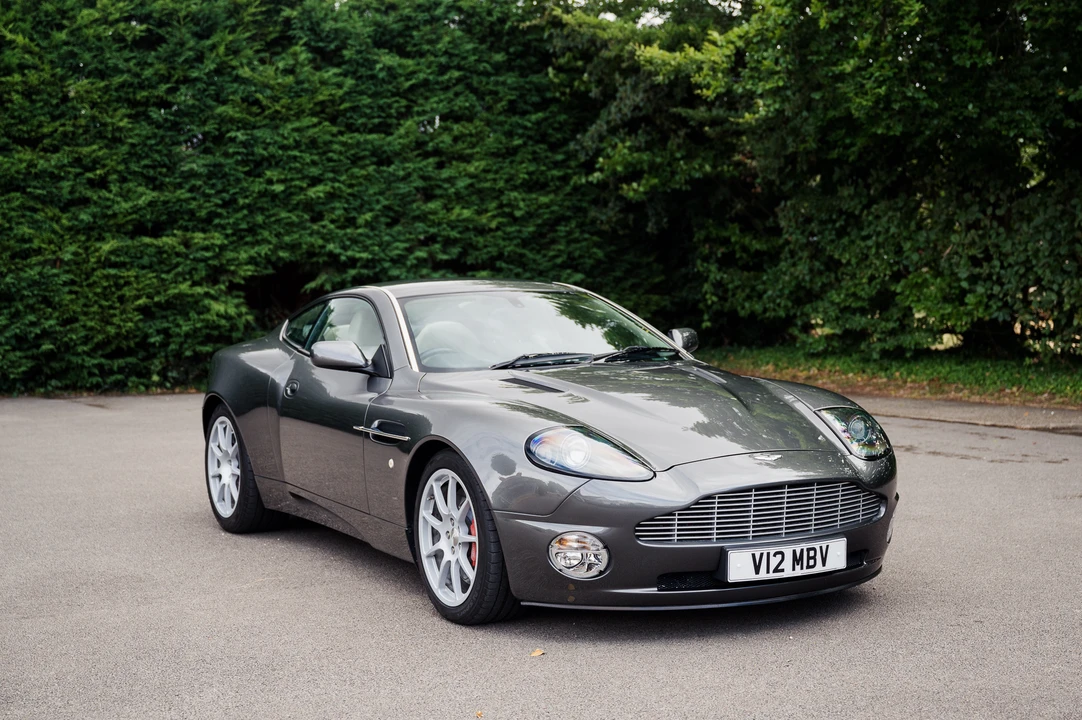 2002 Aston Martin Vanquish 1st Gen - Image 12 of 31