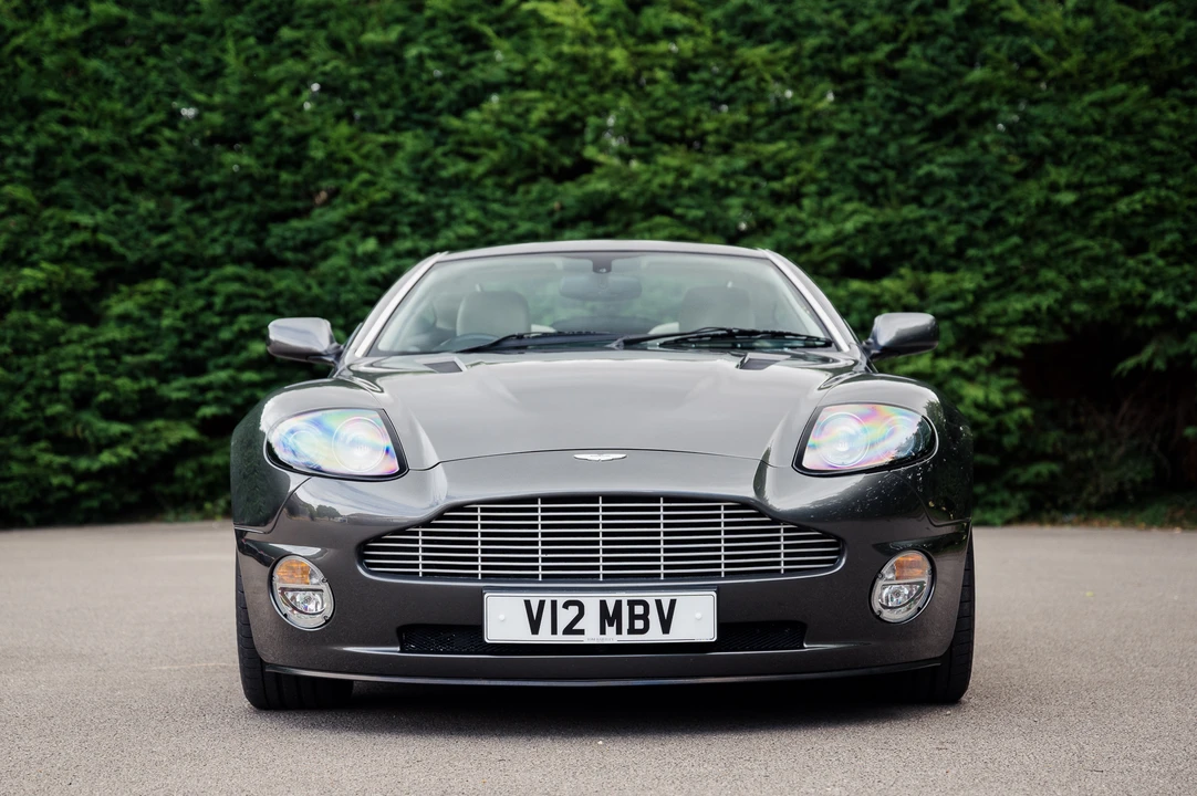 2002 Aston Martin Vanquish 1st Gen - Image 11 of 31
