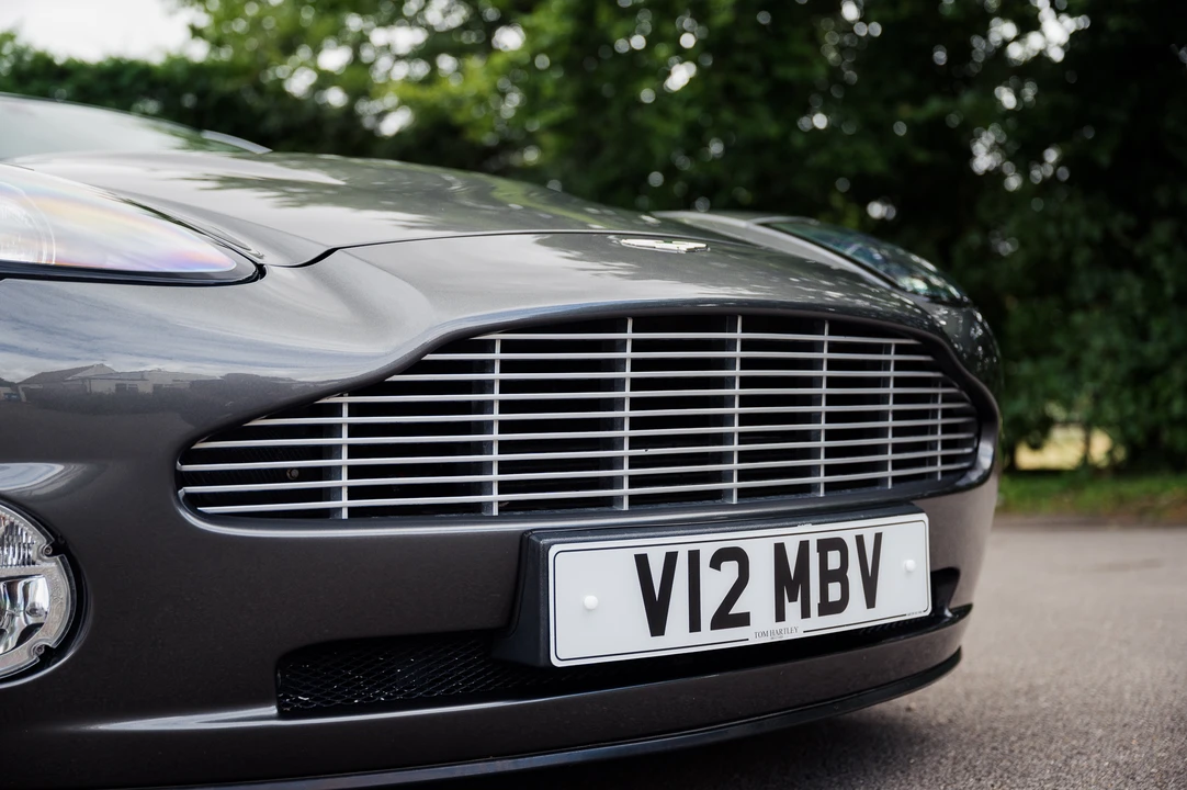 2002 Aston Martin Vanquish 1st Gen - Image 19 of 31