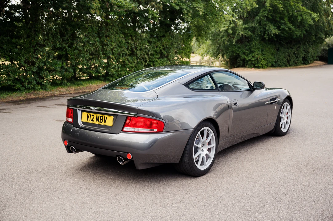 2002 Aston Martin Vanquish 1st Gen - Image 14 of 31