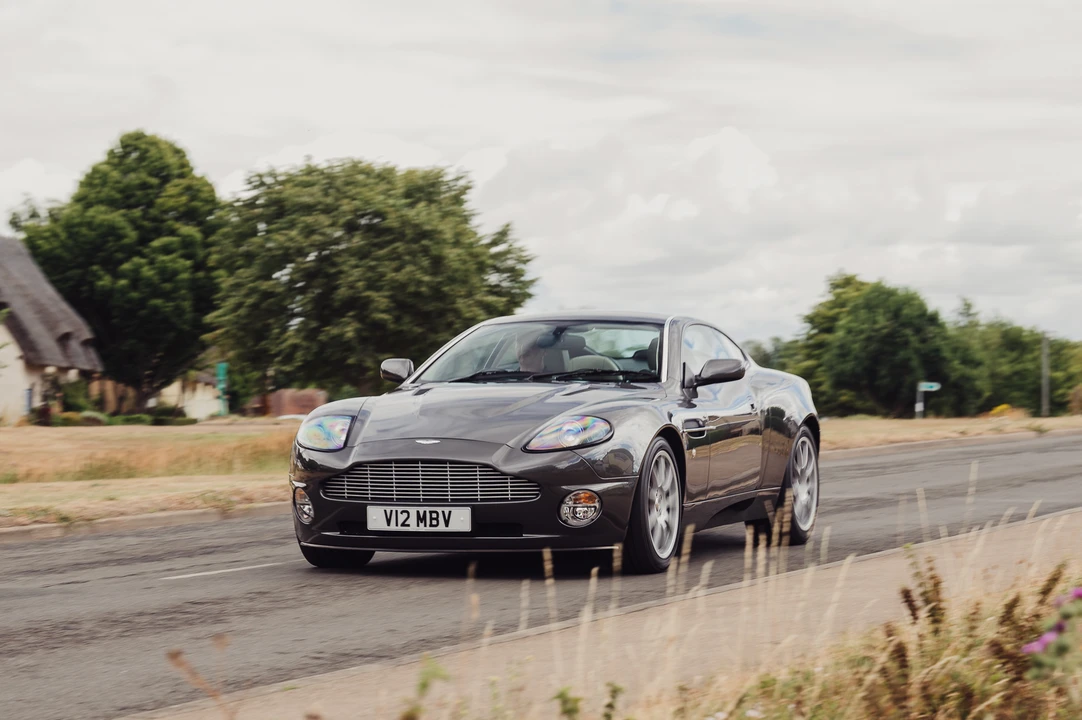 2002 Aston Martin Vanquish 1st Gen - Image 18 of 31