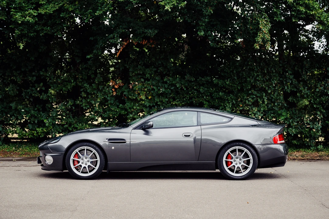 2002 Aston Martin Vanquish 1st Gen - Image 9 of 31