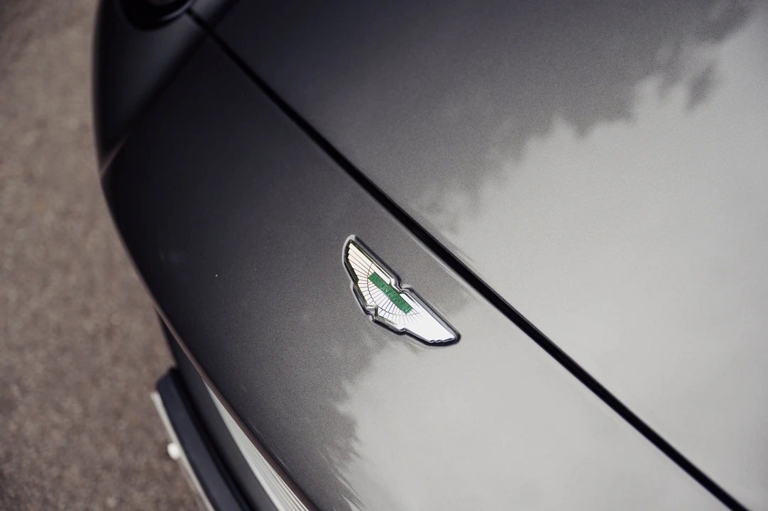 2002 Aston Martin Vanquish 1st Gen - Image 24 of 31