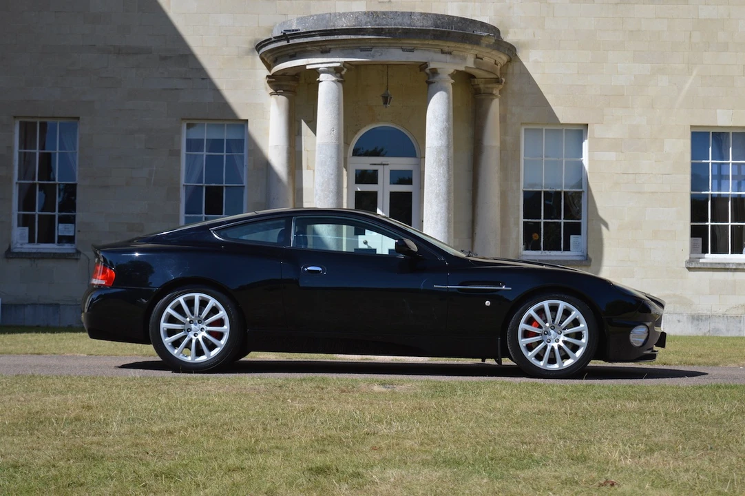 2002 Aston Martin Vanquish 1st Gen - Image 9 of 31