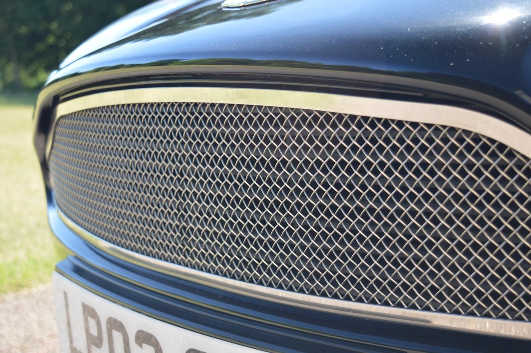 2002 Aston Martin Vanquish 1st Gen - Image 17 of 31