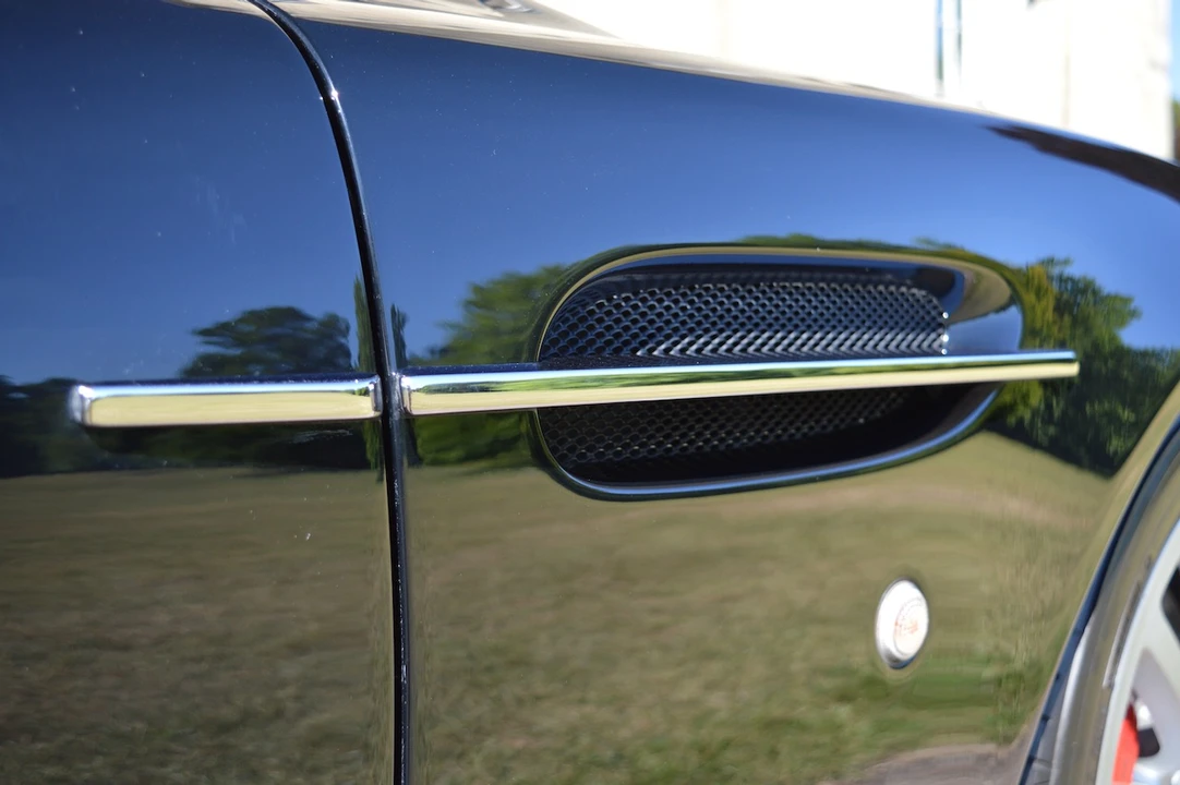 2002 Aston Martin Vanquish 1st Gen - Image 23 of 31