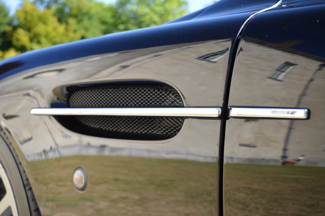 2002 Aston Martin Vanquish 1st Gen - Image 24 of 31