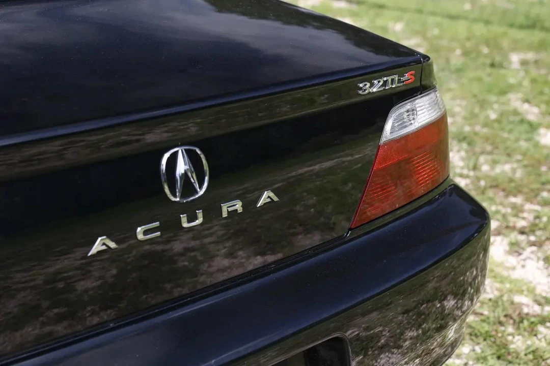 2002 Acura TL 2nd Gen - Image 28 of 31