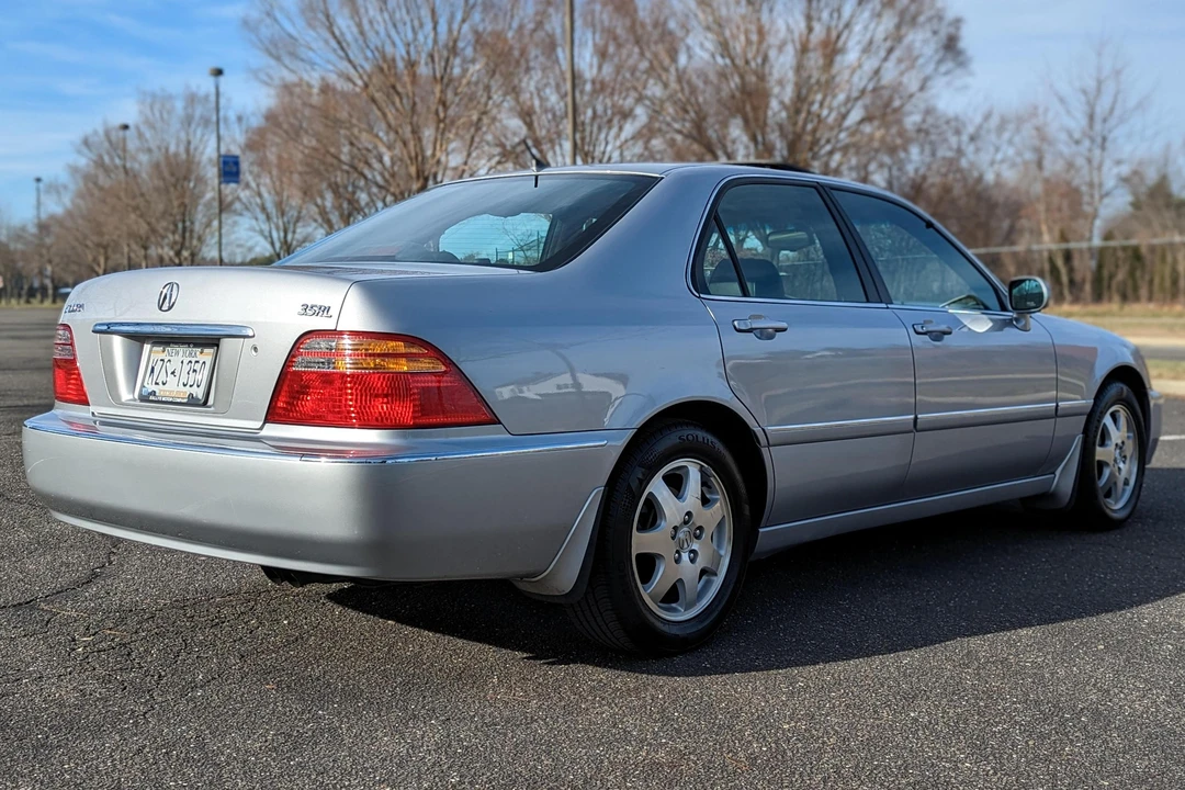 2002 Acura RL 1st Gen - Image 4 of 31