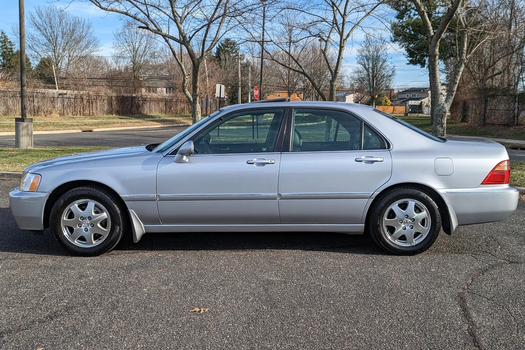 2002 Acura RL 1st Gen - Image 3 of 31