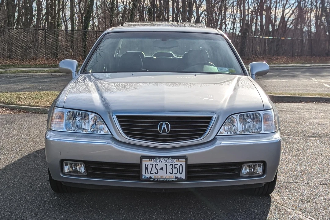 2002 Acura RL 1st Gen - Image 2 of 31