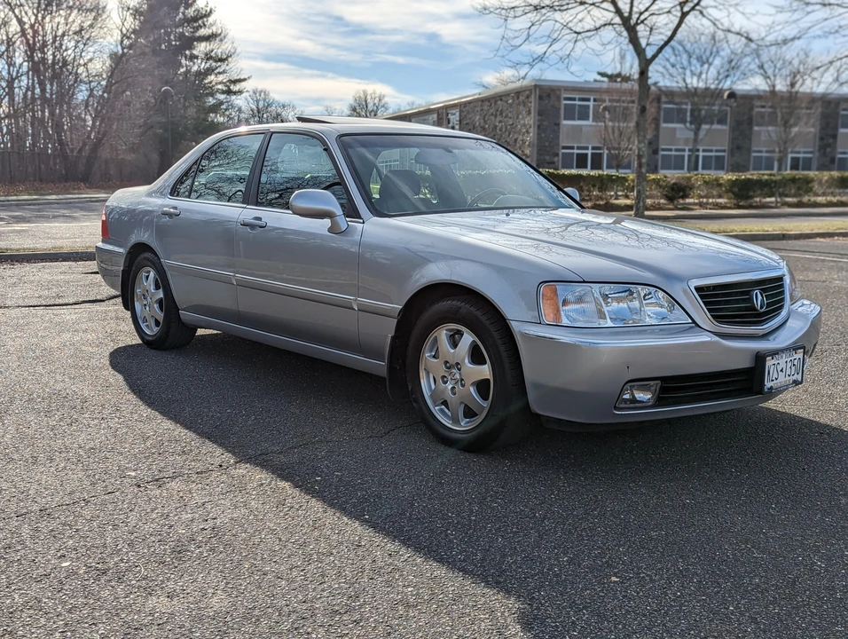 2002 Acura RL 1st Gen - Image 10 of 31