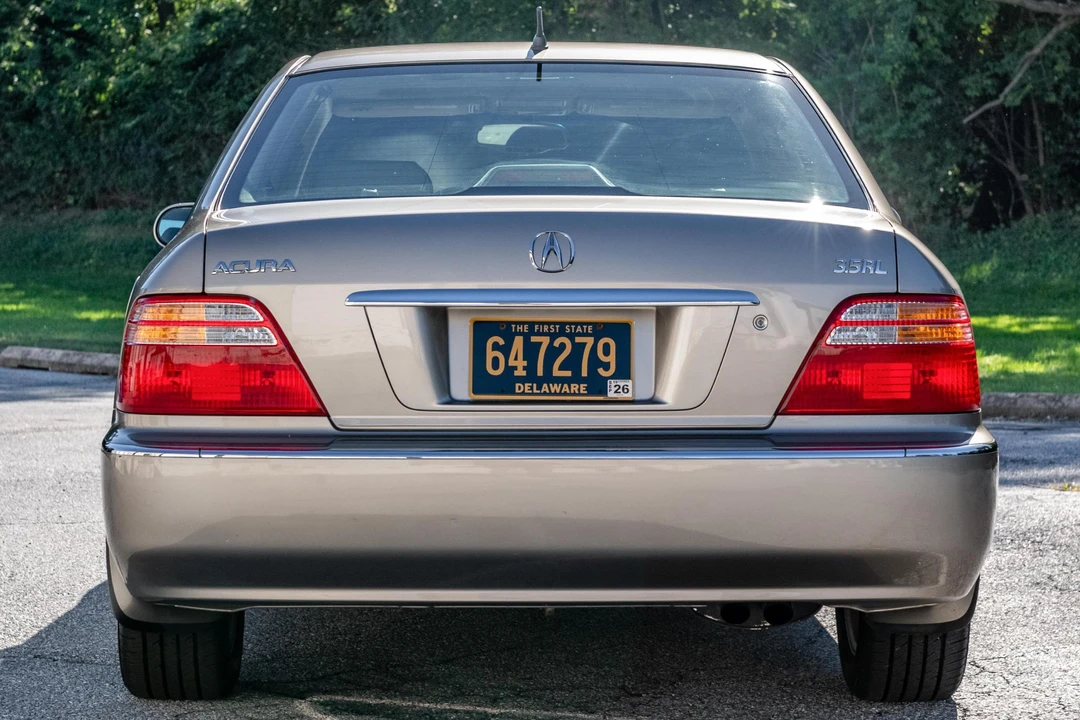 2002 Acura RL 1st Gen - Image 5 of 31