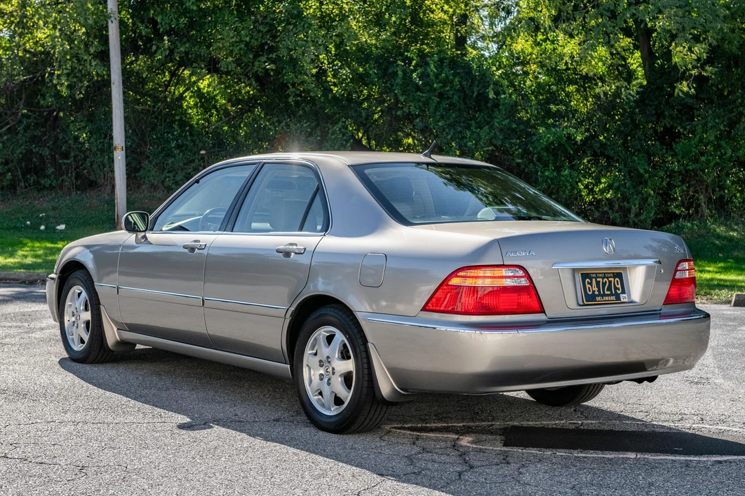 2002 Acura RL 1st Gen - Image 8 of 31