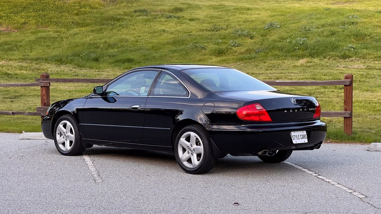 2002 Acura CL 2nd Gen - Image 11 of 31