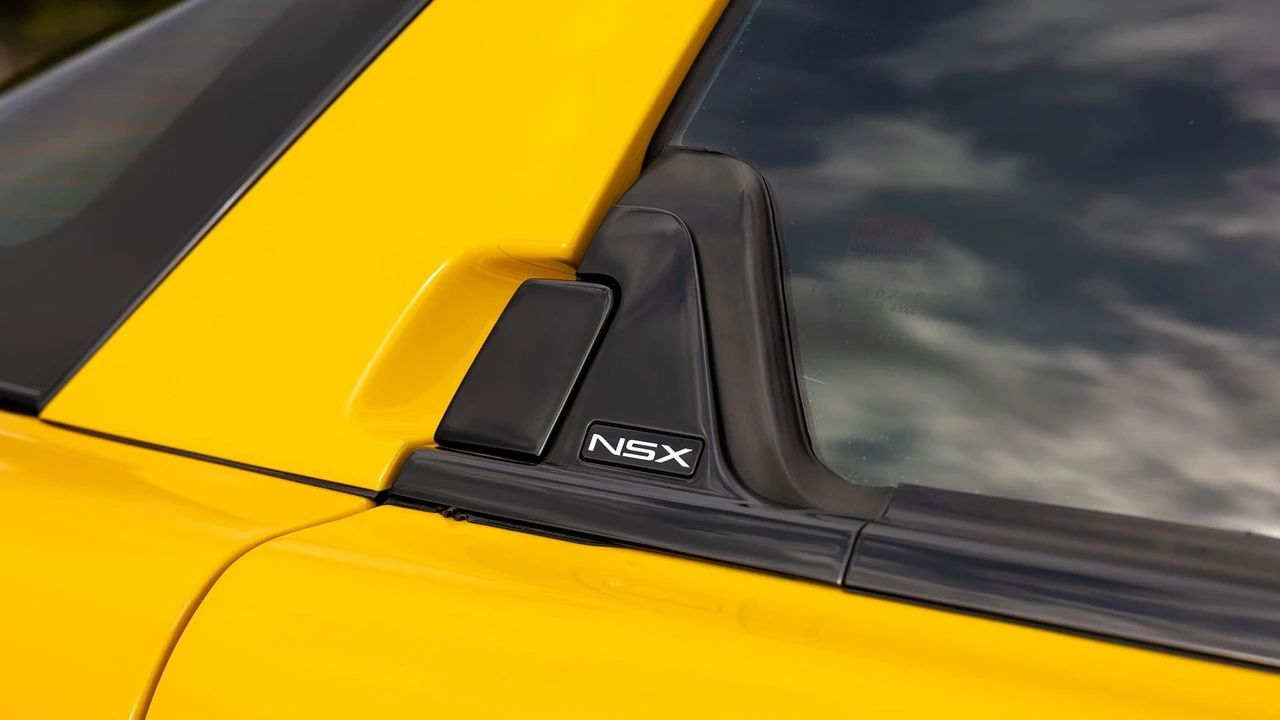 2002 Acura NA2 NSX - Image 25 of 31