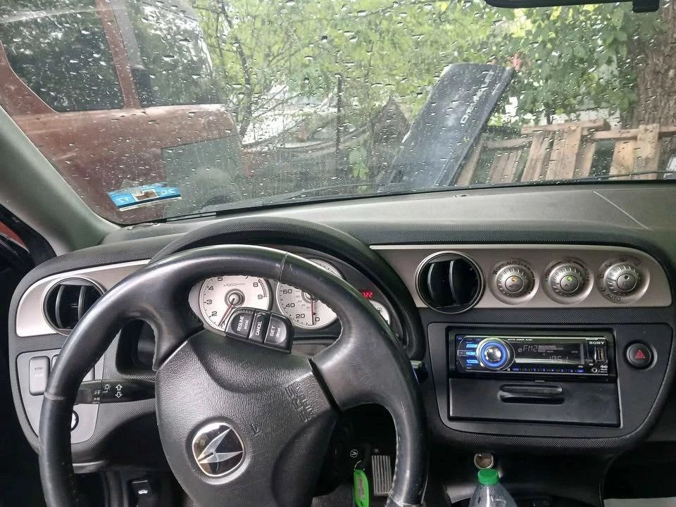 2002 Acura RSX - Image 8 of 9