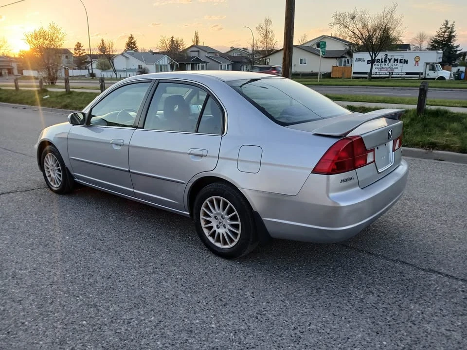 2002 Acura EL - Image 2 of 4