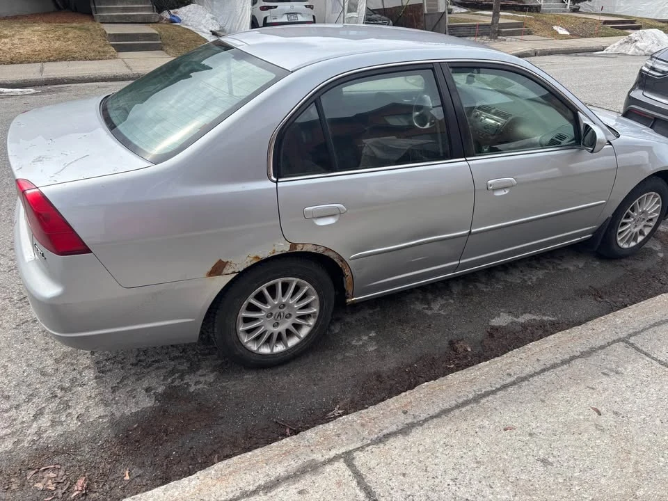 2002 Acura EL - Image 2 of 14