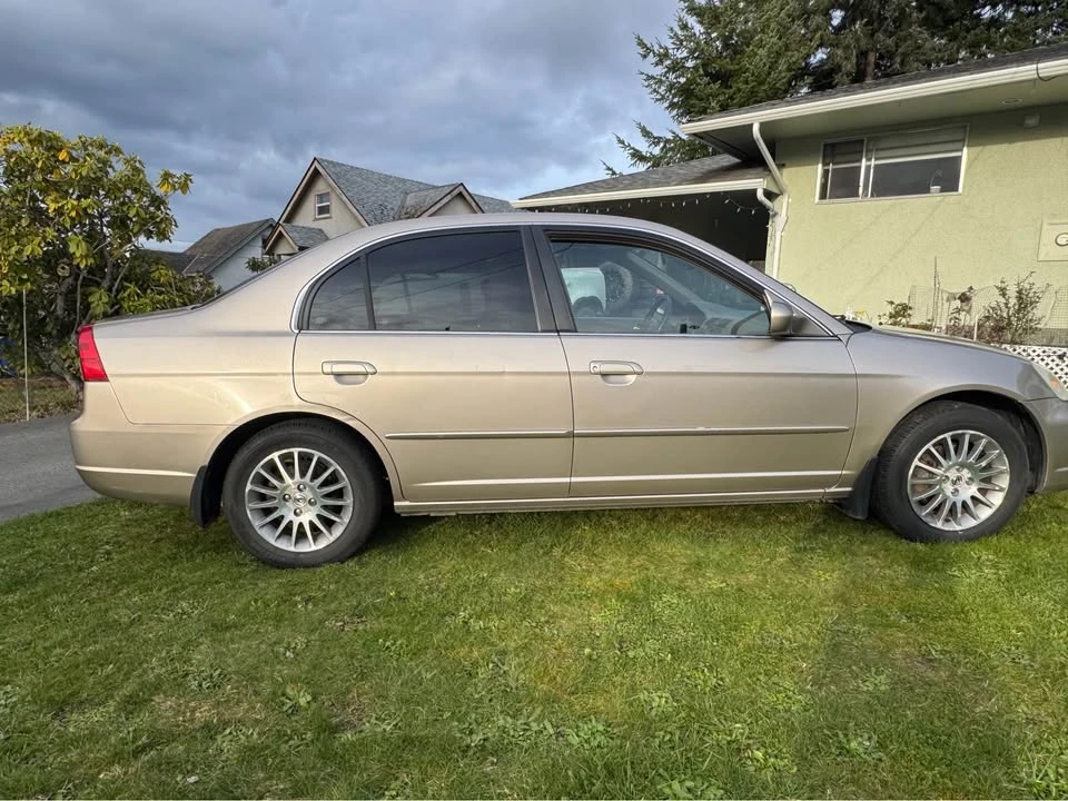 2002 Acura EL - Image 2 of 9