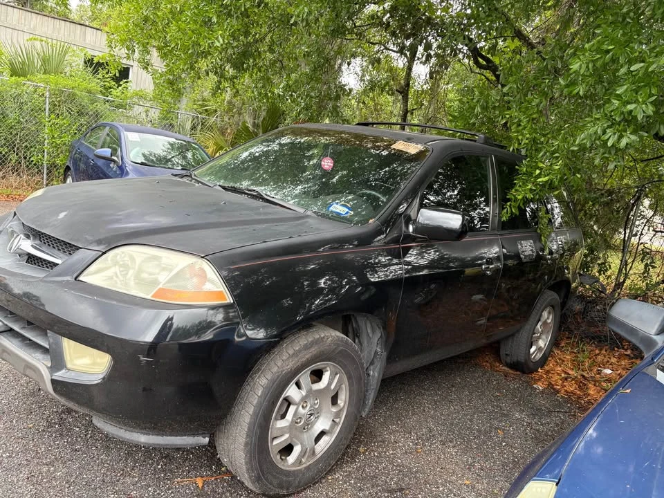 2002 Acura MDX 1st Gen - Image 2 of 7