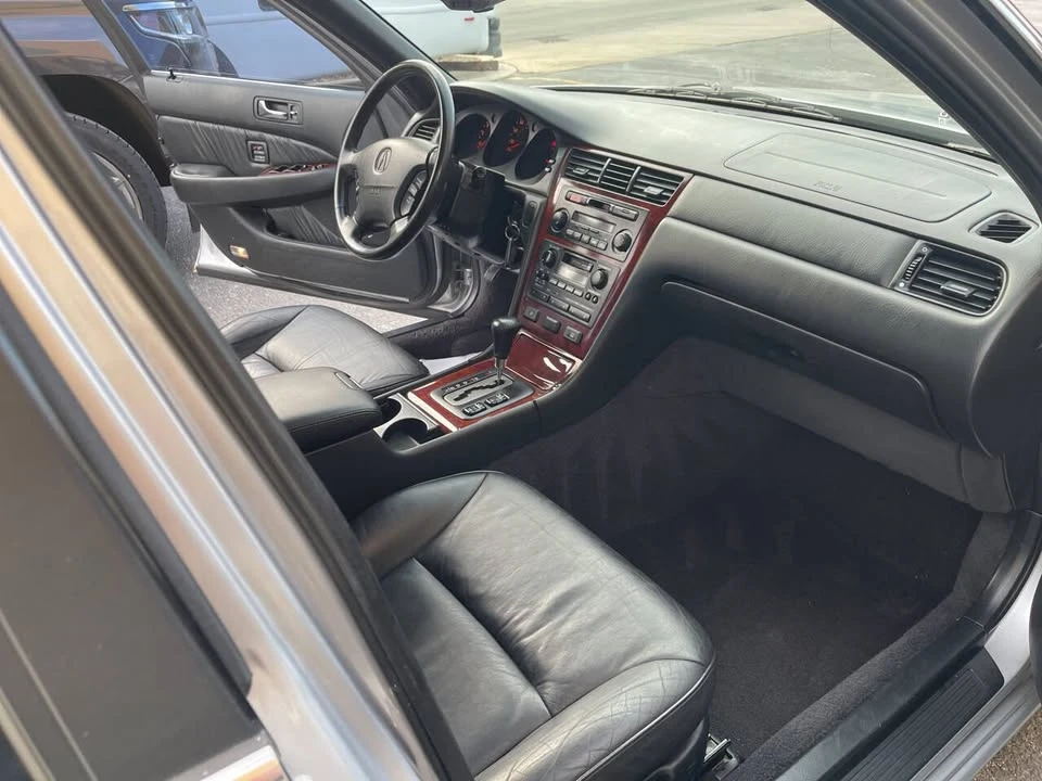 2002 Acura RL 1st Gen - Image 19 of 20