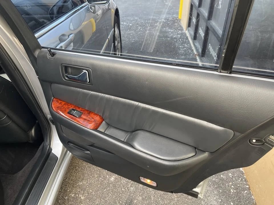 2002 Acura RL 1st Gen - Image 18 of 20