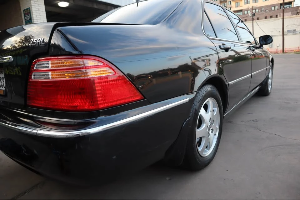 2002 Acura RL 1st Gen - Image 14 of 15