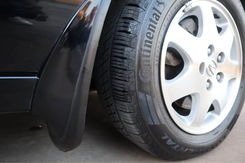 2002 Acura RL 1st Gen - Image 12 of 15
