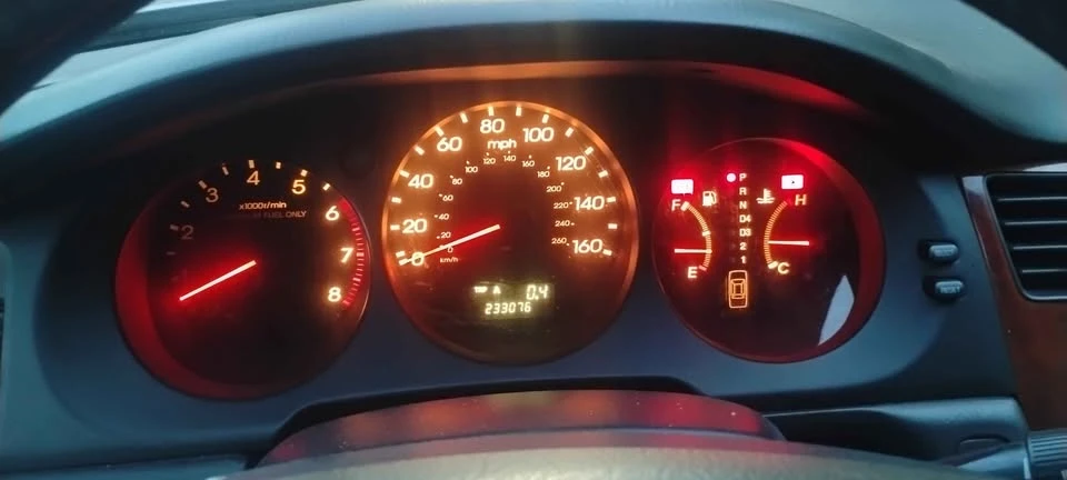 2002 Acura RL 1st Gen - Image 8 of 8