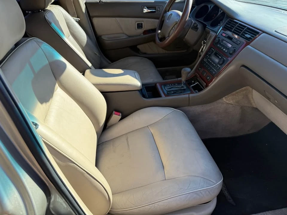 2002 Acura RL 1st Gen - Image 10 of 19