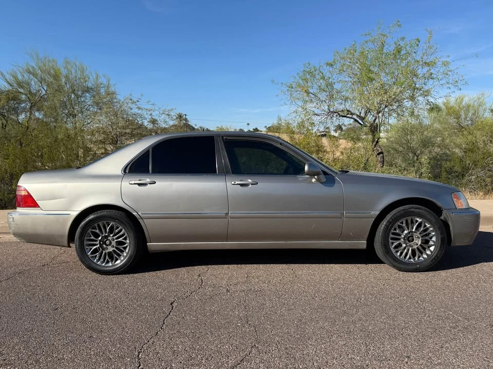 2002 Acura RL 1st Gen - Image 19 of 19