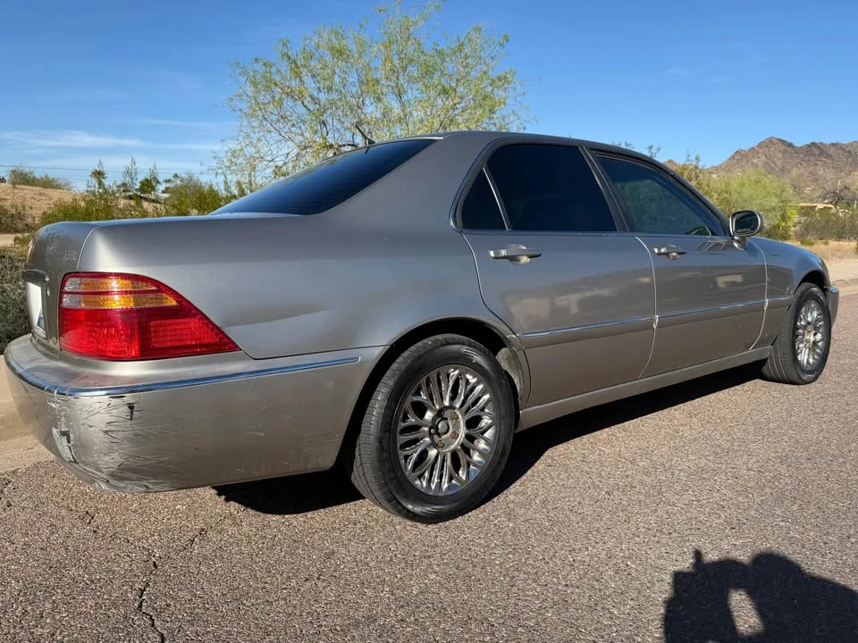 2002 Acura RL 1st Gen - Image 18 of 19