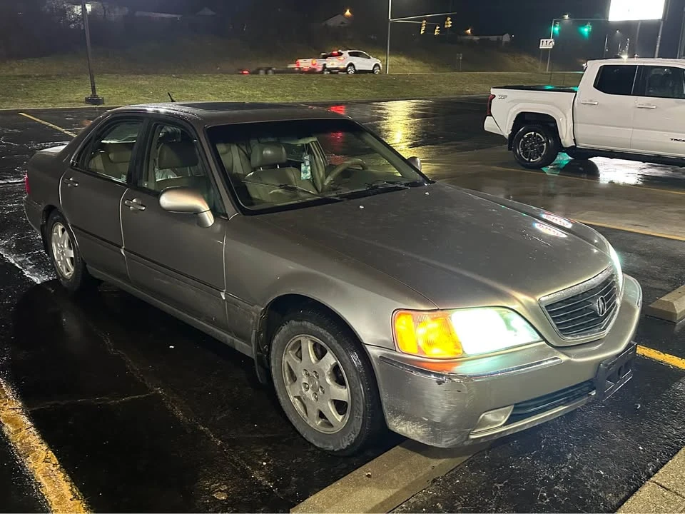 2002 Acura RL 1st Gen - Image 6 of 7