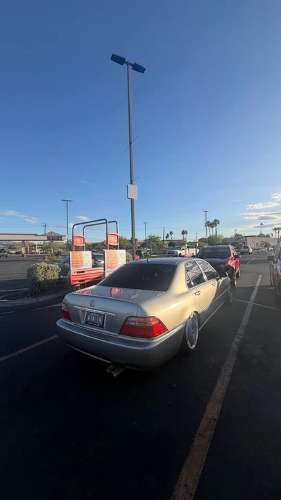 2002 Acura RL 1st Gen - Image 2 of 8