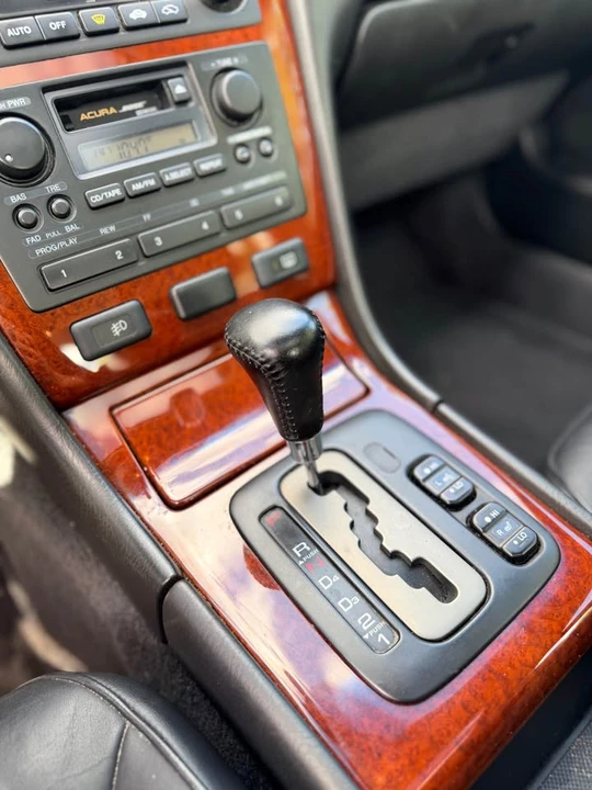 2002 Acura RL 1st Gen - Image 13 of 14