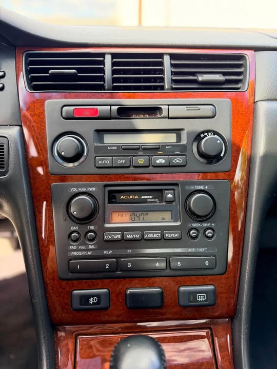 2002 Acura RL 1st Gen - Image 8 of 14