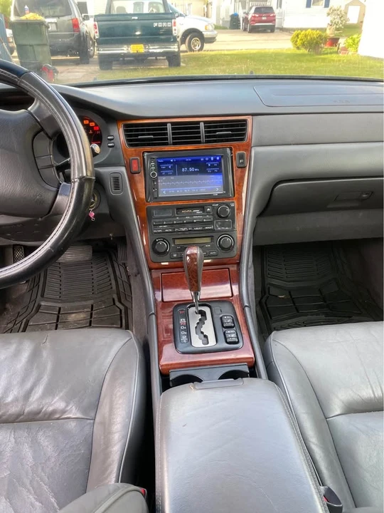 2002 Acura RL 1st Gen - Image 9 of 16